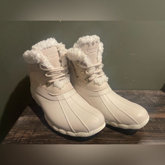 Sperry Beige Winter Boots with Fur Lining Size 12 - Picture 1 of 4